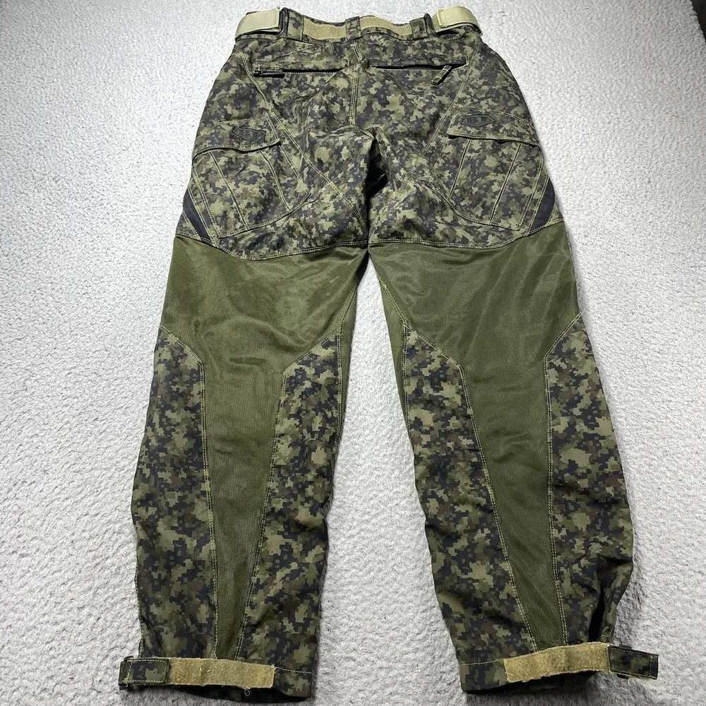 BT Battle Tested Pants Mens Medium Green Camo Paintball Padded Knees 30-36